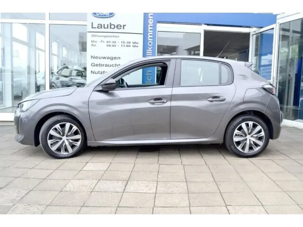 Gebraucht Peugeot 208 Active 75 PS (55 kW) 2023 Platinum grau (metallic) Kleinwagen