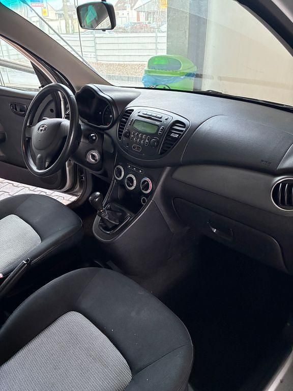 Gebraucht Hyundai i10 Classic 67 PS (49 kW) 2010 Silber Kleinwagen