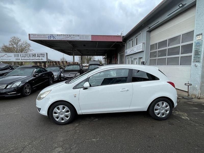 Gebraucht Opel Corsa Edition 87 PS (63 kW) 2011 Weiß Kleinwagen