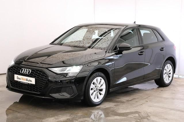 Schwarz Gebraucht 2021 Audi A3 Sportback e-tron Comfort Limousine | 24.990 € (Etwas zu teuer) - Bild 1/4