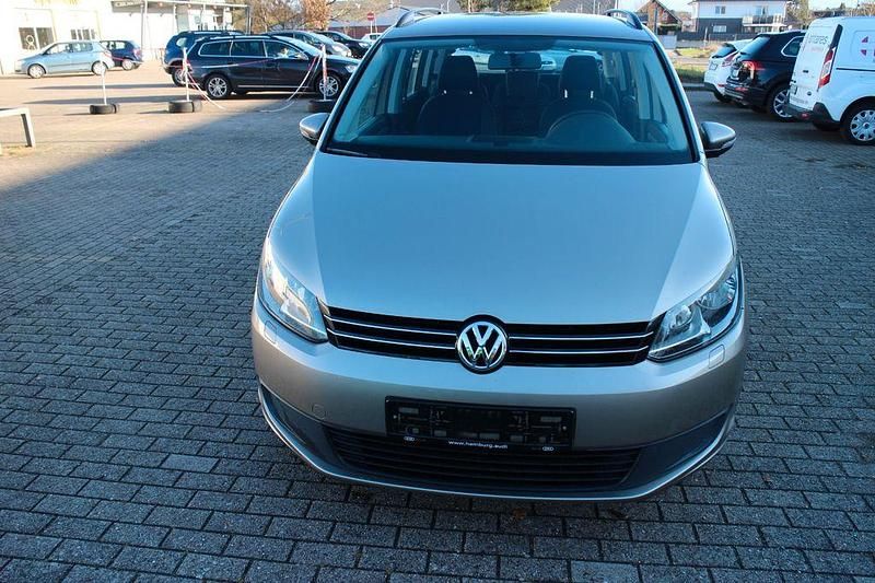 Gebraucht VW Touran Trendline 105 PS (77 kW) 2013 Beige Van / Kleinbus
