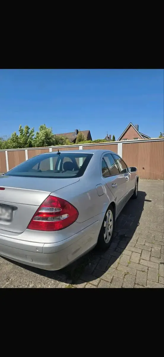 Gebraucht Mercedes E200 163 PS (119 kW) 2006 Silber Limousine