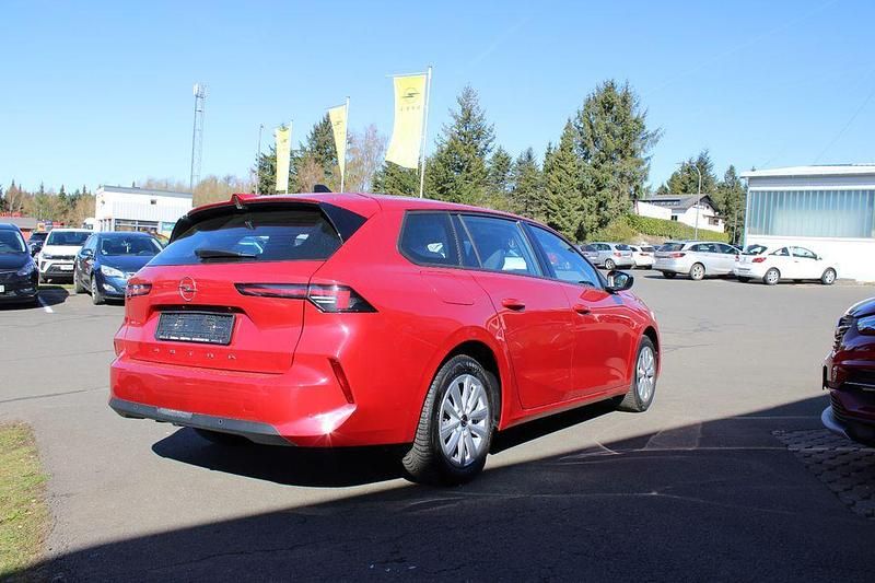 Gebraucht Opel Astra Enjoy 131 PS (96 kW) 2025 Rot Kleinwagen