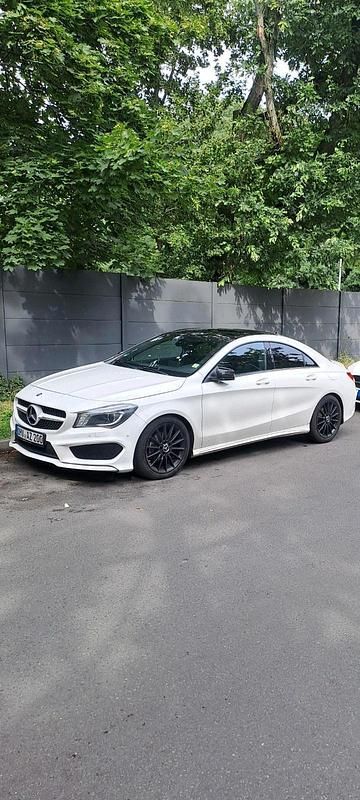 Weiß Gebraucht 2016 Mercedes CLA200 AMG Limousine | 13.999 € (Guter Preis) - Bild 1/4