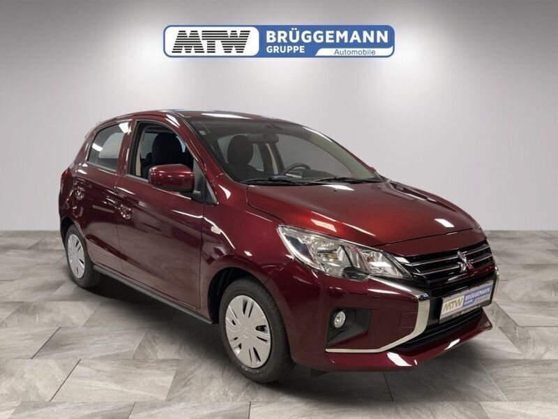 Rot metallic Gebraucht 2022 Mitsubishi Space Star Select Limousine | 13.530 € (Teuer) - Bild 1/4
