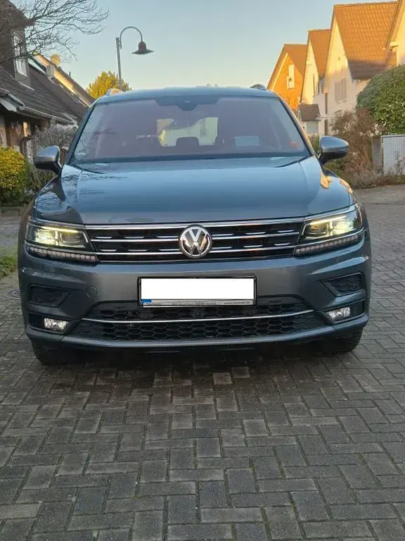 Gebraucht VW Tiguan Allspace 190 PS (139 kW) 2019 Grau SUV