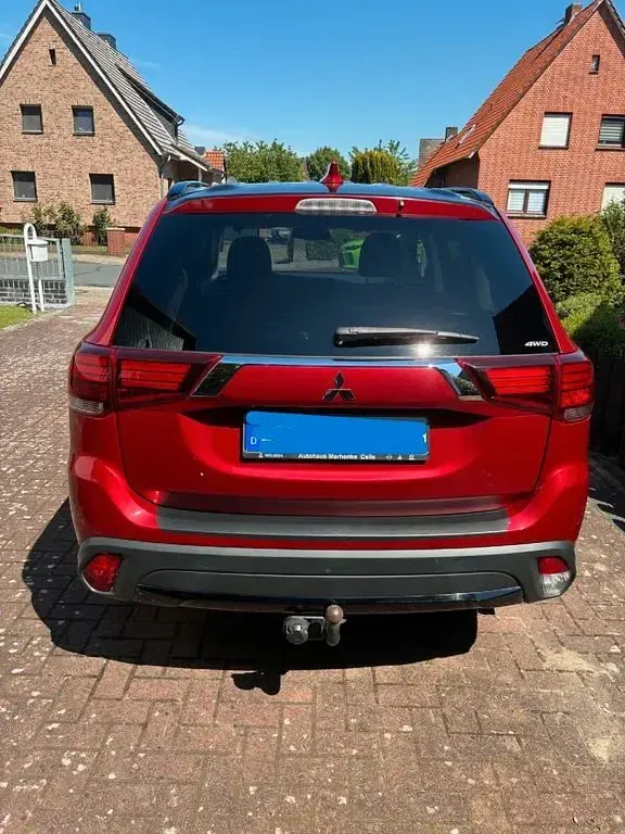 Gebraucht Mitsubishi Outlander Edition 150 PS (110 kW) 2018 Rot SUV