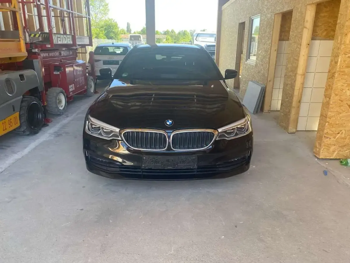 Gebraucht BMW 530 Sport Line 265 PS (194 kW) 2020 Schwarz Kombi