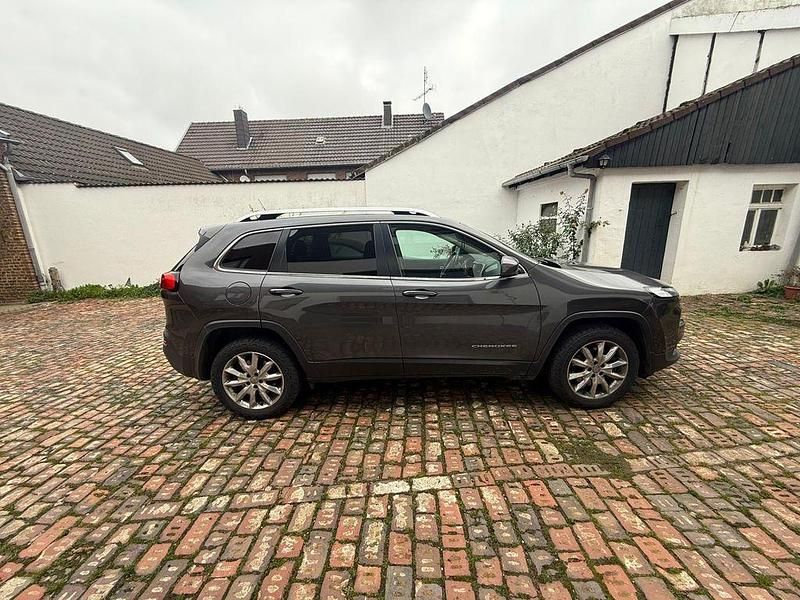 Grau Gebraucht 2016 Jeep Cherokee Limited SUV | 12.500 € (Superpreis) - Bild 1/4