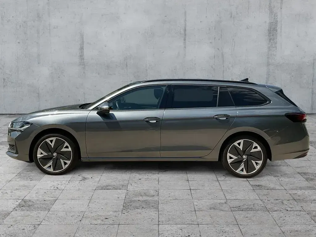 Gebraucht Skoda Superb Selection 150 PS (110 kW) 2024 Grau Kombi