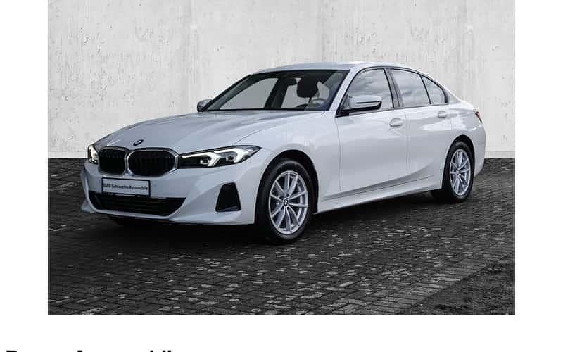 Weiß Gebraucht 2022 BMW 320 Shadowline Limousine | 32.980 € (Guter Preis) - Bild 1/4