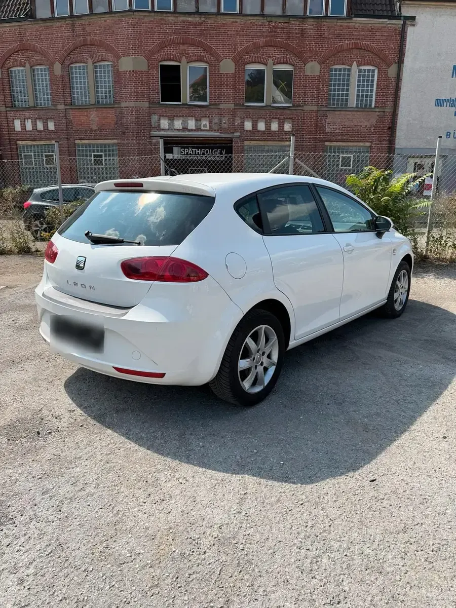 Gebraucht Seat Leon 105 PS (77 kW) 2010 Weiß Kleinwagen