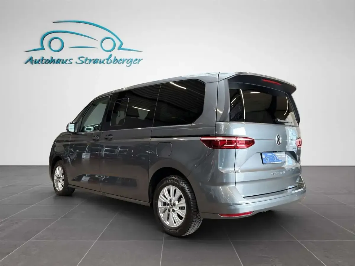 Gebraucht VW T7 Basis 150 PS (110 kW) 2024 Indiumgrau Van