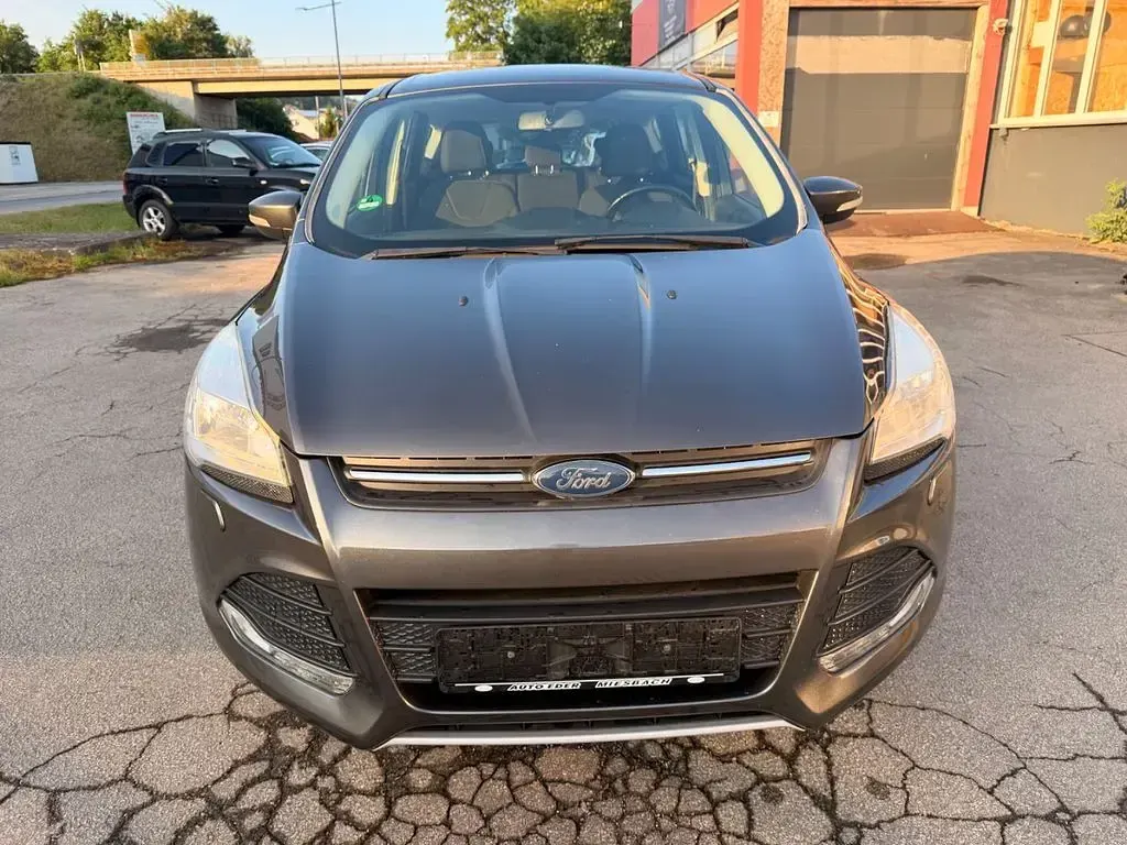 Gebraucht Ford Kuga Trend 179 PS (131 kW) 2016 Grau SUV