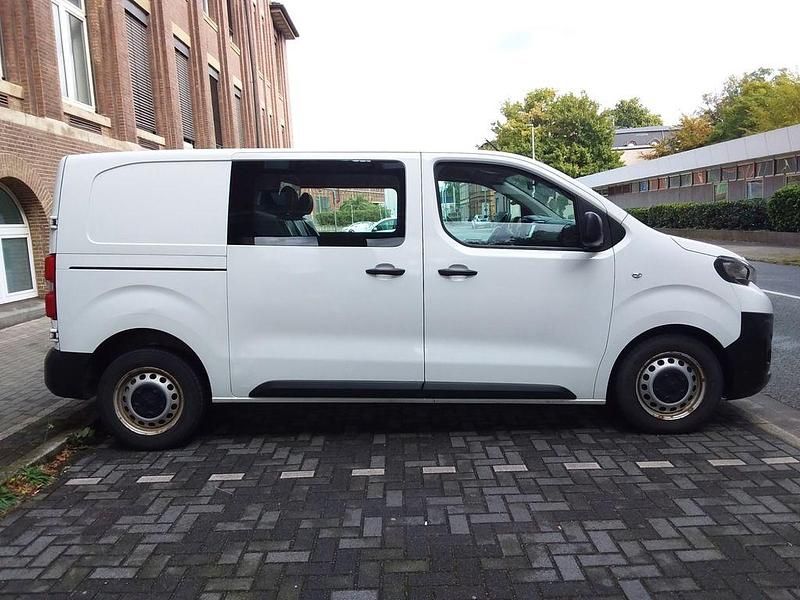 Gebraucht Peugeot Expert 122 PS (89 kW) 2021 Weiß Van