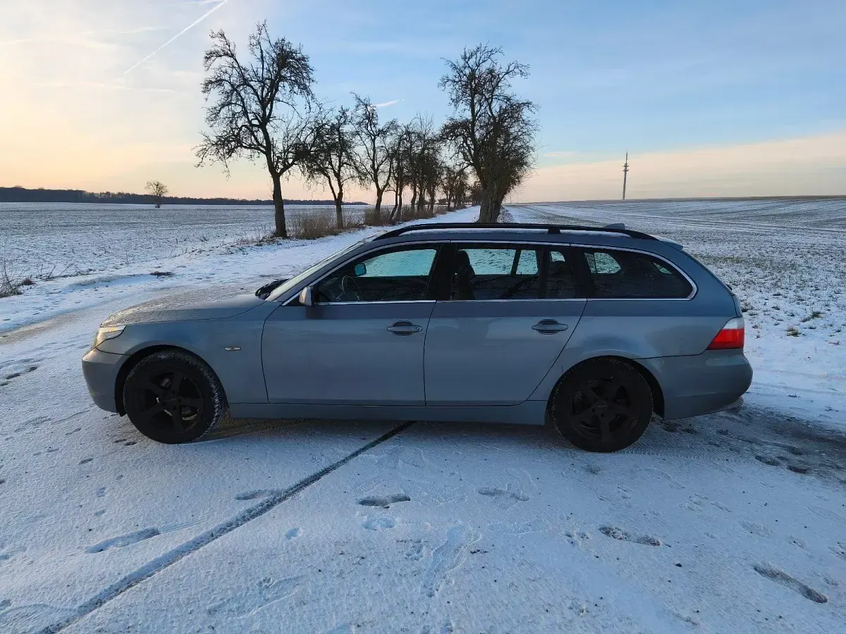 Gebraucht BMW 525 192 PS (141 kW) 2004 Grau Kombi