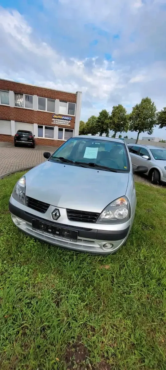 Gebraucht Renault Clio 58 PS (42 kW) 2006 Silber Kleinwagen