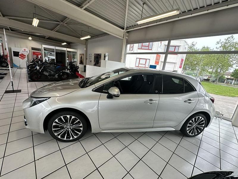 Gebraucht Toyota Corolla Team 196 PS (144 kW) 2023 Limousine