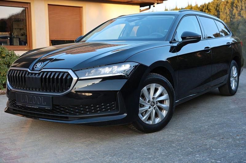 Gebraucht Skoda Superb Essence 150 PS (110 kW) 2025 Schwarz Kombi