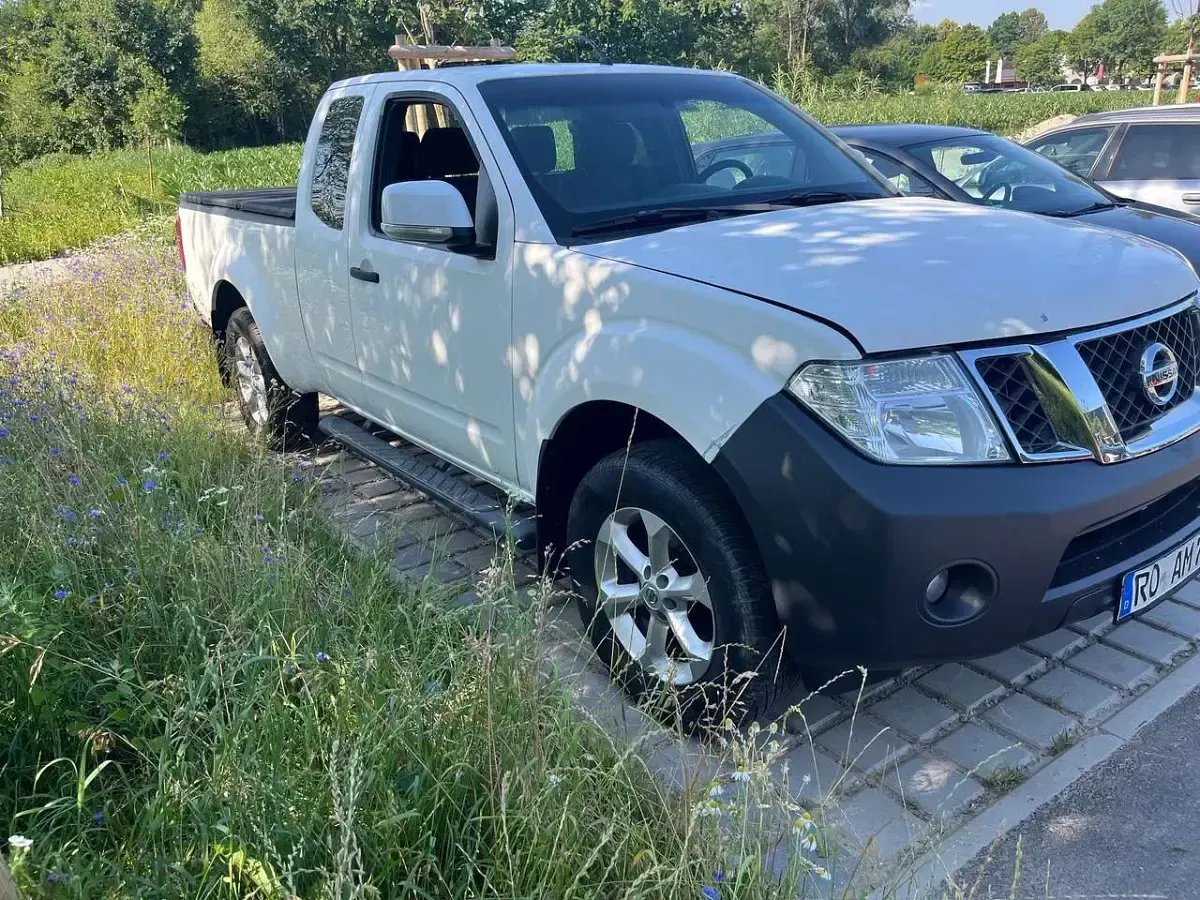 Gebraucht Nissan Navara XE 190 PS (139 kW) 2012 Weiß Pickup
