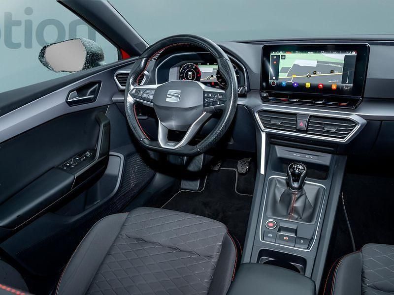 Używany Seat Leon FR 150 KM (110 kW) 2022 Czerwony Hatchback