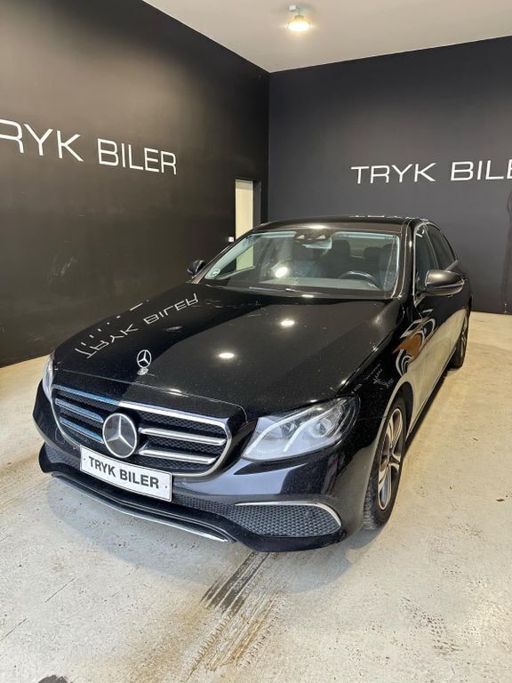Schwarz Gebraucht 2019 Mercedes E220 Limousine | 15.000 € (Superpreis) - Bild 1/4