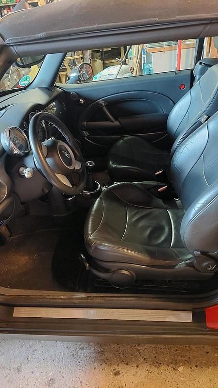 Gebraucht Mini Cooper Cabriolet 115 PS (84 kW) 2004 Rot Cabrio