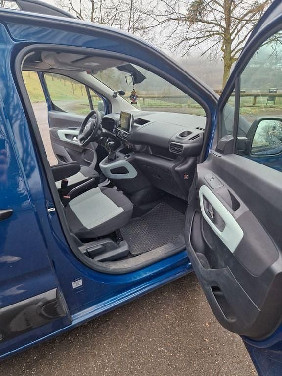 Gebraucht Citroën Berlingo Feel 131 PS (96 kW) 2019 Blau Van / Kleinbus