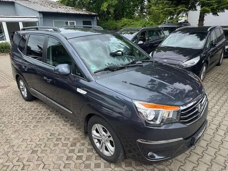 Gebraucht SsangYong Rodius 178 PS (130 kW) 2017 Grau Van / Kleinbus