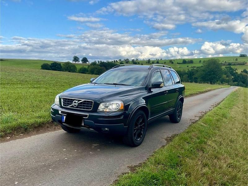 Grau Gebraucht 2011 Volvo XC90 Executive SUV | 17.900 € (Teuer) - Bild 1/4