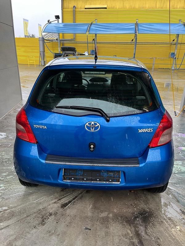 Gebraucht Toyota Yaris 80 PS (58 kW) 2008 Blau Kleinwagen