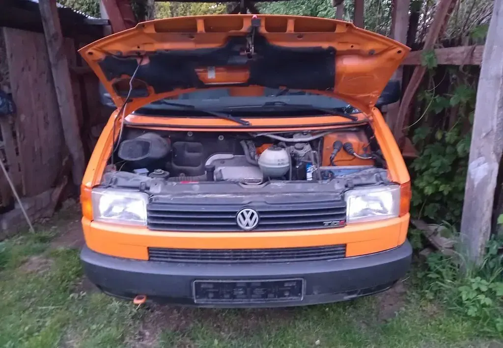 Gebraucht VW T4 68 PS (50 kW) 1995 Orange Van