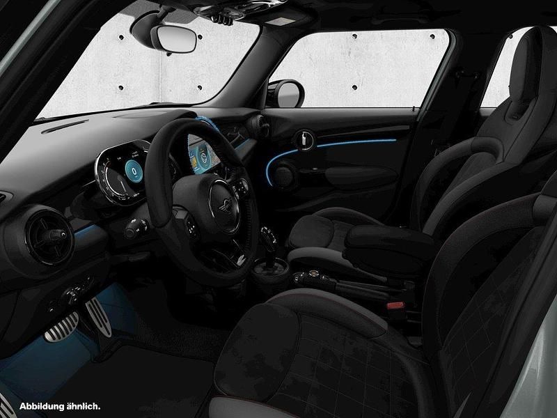 Gebraucht Mini Cooper 136 PS (100 kW) 2021 White silver Kleinwagen