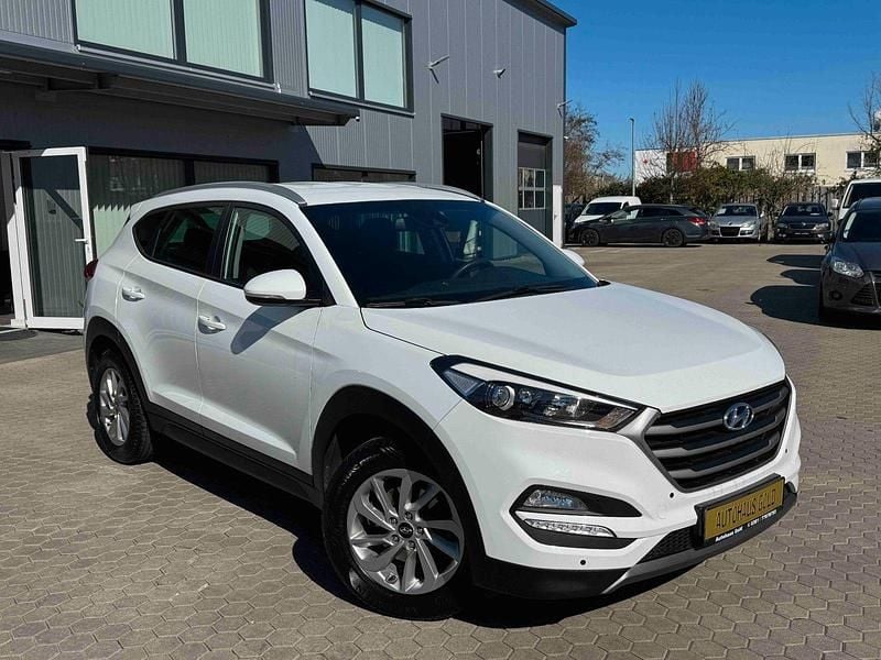 Gebraucht Hyundai Tucson Intro Edition 116 PS (85 kW) 2016 Weiß SUV