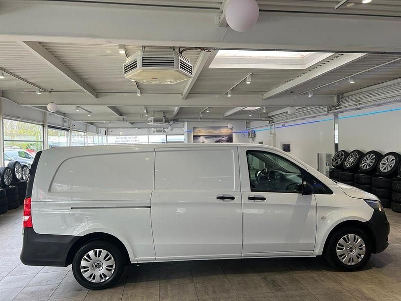 Usado Mercedes Vito 163 HP (119 kW) 2016 Branco Van