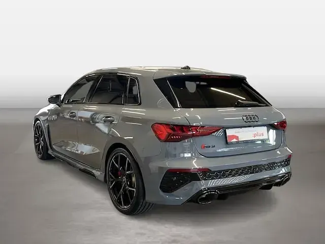 Gebraucht Audi RS3 Sportback Premium 400 PS (294 kW) 2024 Kemoragrau metallic Kleinwagen