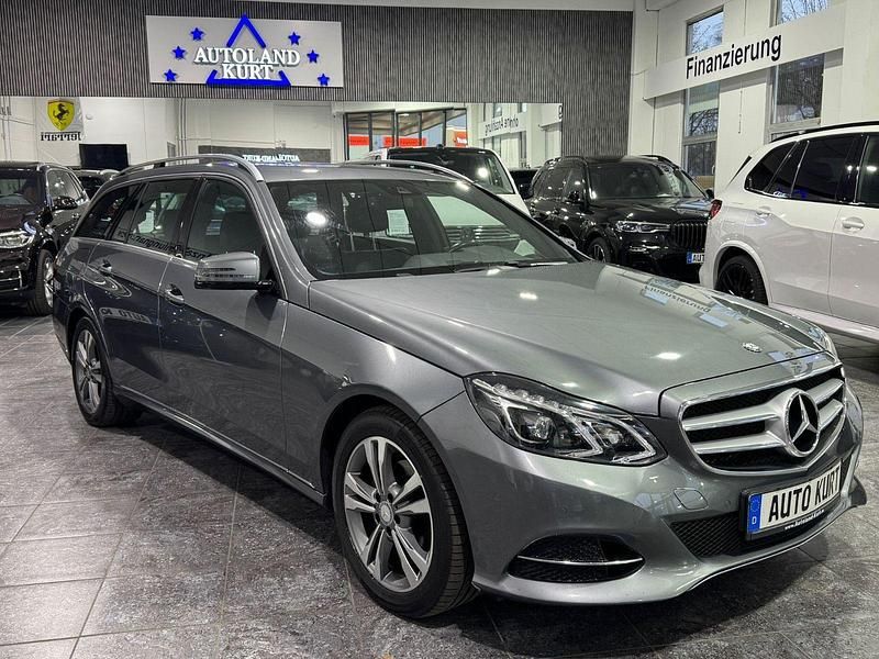 Grau Gebraucht 2016 Mercedes E220 Avantgarde Kombi | 16.900 € (Guter Preis) - Bild 1/4