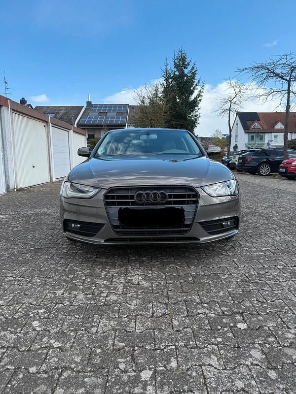 Gebraucht Audi A4 170 PS (125 kW) 2013 Grau Limousine