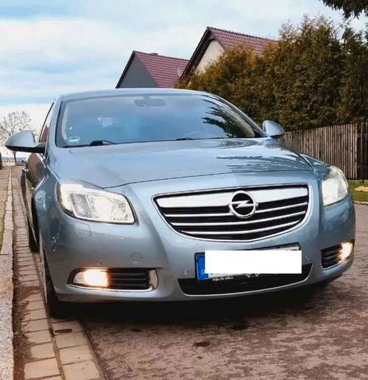 Gebraucht Opel Insignia Active 160 PS (117 kW) 2013 Silber Limousine