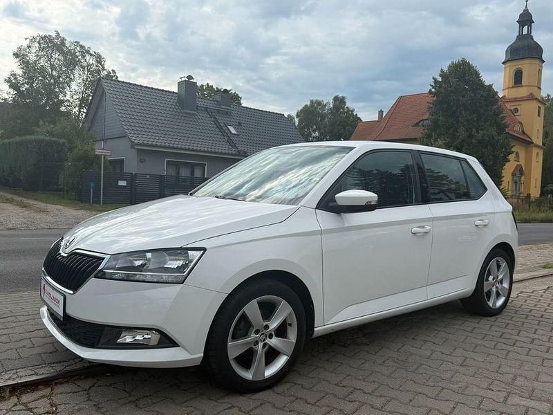 Gebraucht Skoda Fabia 60 PS (44 kW) 2021 Weiß Kleinwagen
