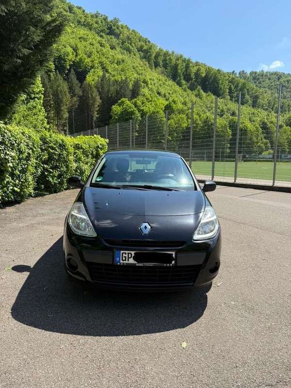 Schwarz Gebraucht 2011 Renault Clio II Expression Limousine | 1.900 € (Guter Preis) - Bild 1/4
