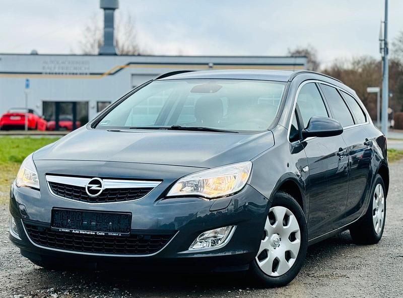 Grau Gebraucht 2012 Opel Astra Kombi | 1.900 € (Superpreis) - Bild 1/4