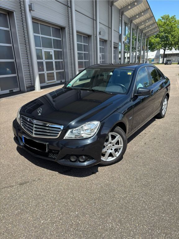 Schwarz Gebraucht 2011 Mercedes C200 Limousine | 14.799 € (Teuer) - Bild 1/4