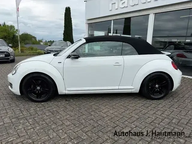 Gebraucht VW Beetle Design 105 PS (77 kW) 2016 Weiss Kleinwagen