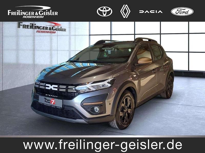 Schiefergrau Gebraucht 2024 Dacia Sandero Expression Kleinwagen | 19.490 € (Fairer Preis) - Bild 1/4