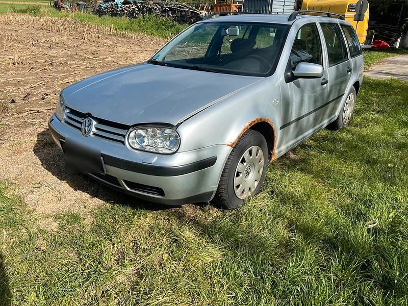 Silber Gebraucht 2001 VW Golf IV Kombi | 300 € (Superpreis) - Bild 1/4