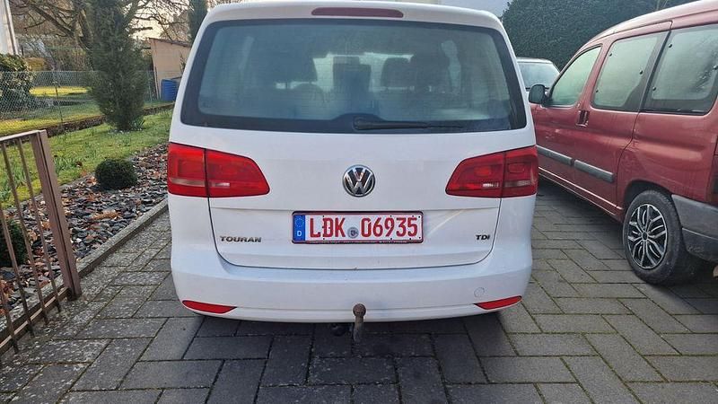 Gebraucht VW Touran 105 PS (77 kW) 2011 Weiß Van / Kleinbus