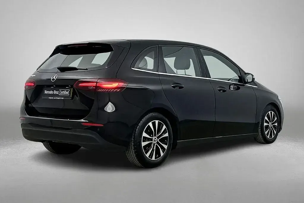 Gebraucht Mercedes B180 Edition 136 PS (100 kW) 2025 Schwarz Kleinwagen