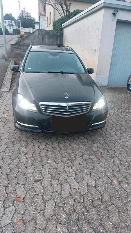 Schwarz Gebraucht 2013 Mercedes C220 Kombi | 5.900 € (Superpreis) - Bild 1/4