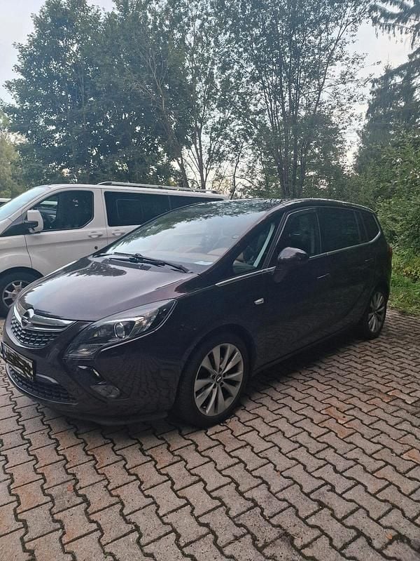 Braun Gebraucht 2014 Opel Zafira Tourer Van / Kleinbus | 9.500 € - Bild 1/4